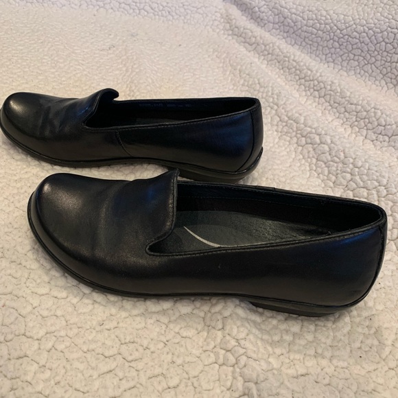 💚 NEW LOWER PRICE 💚~ 
Dansko Black Slip-Ons - Picture 2 of 6